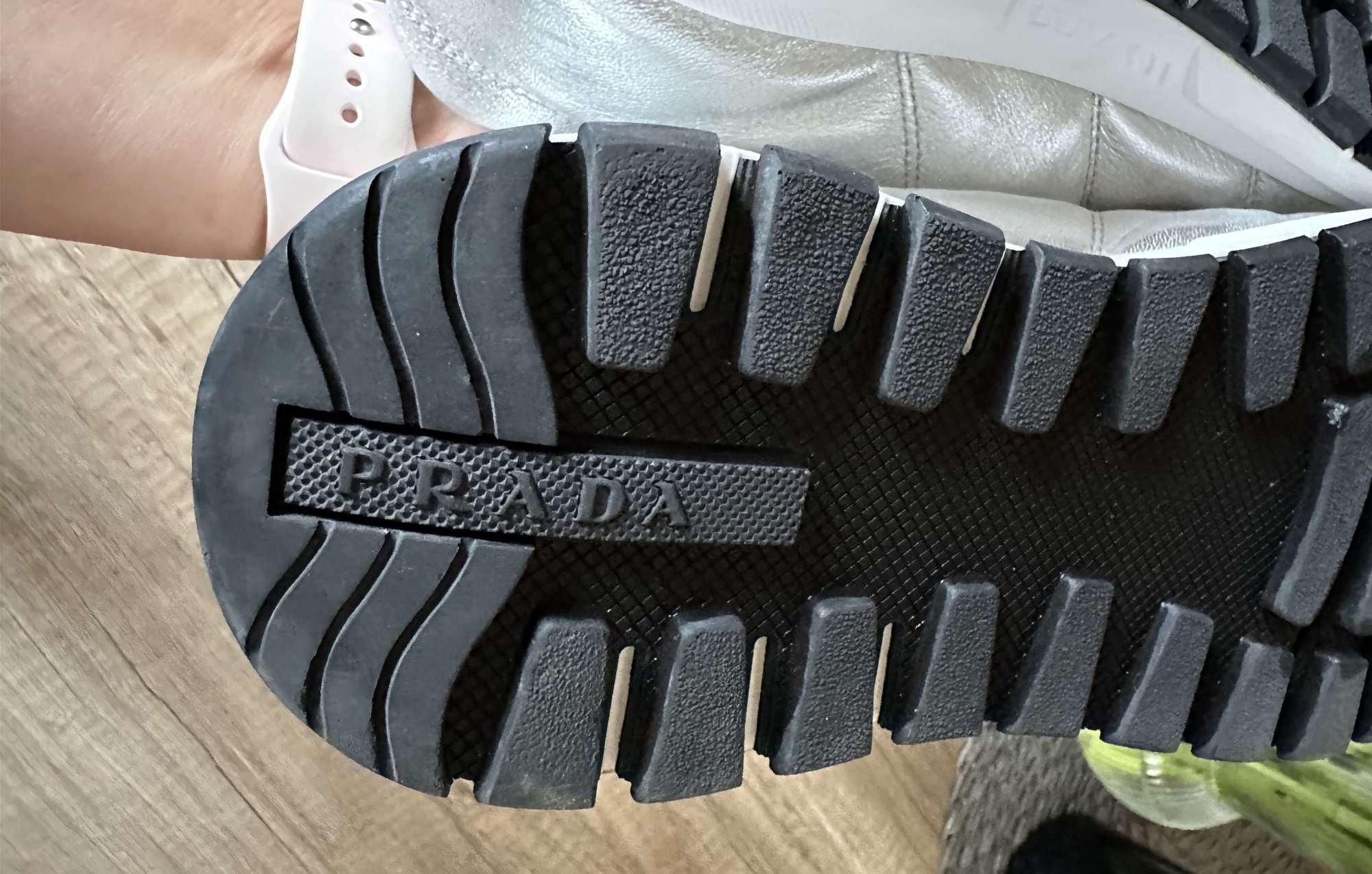 Prada stříbrné tenisky