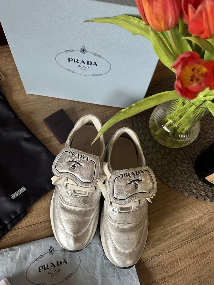 Prada stříbrné tenisky