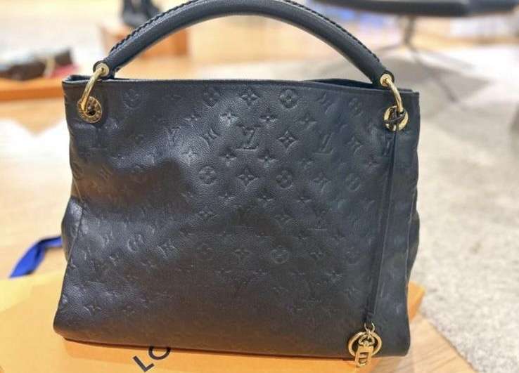 Louis Vuitton Artsy MM