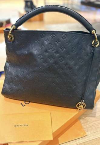 https://www.vipluxury.sk/Louis Vuitton Artsy MM