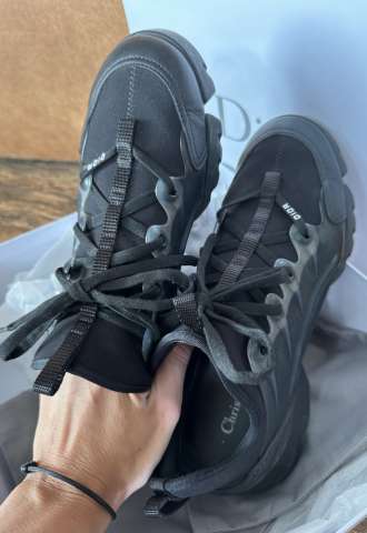 https://www.vipluxury.sk/Dior D-connect tenisky