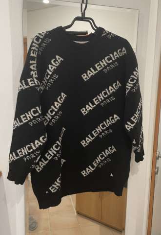 https://www.vipluxury.sk/Balenciaga sveter