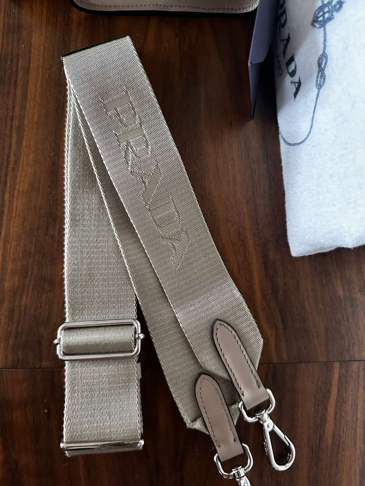 Prada Kristen kabelka