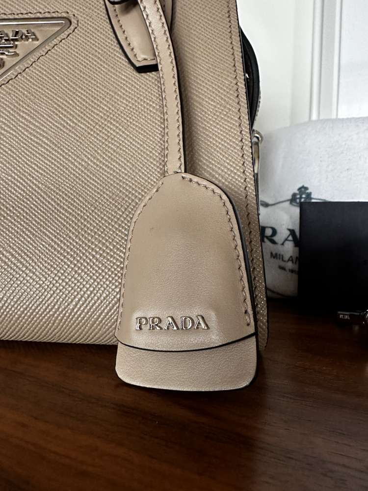 Prada Kristen kabelka