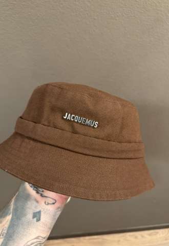 https://www.vipluxury.sk/Jacquemus Bucket hat