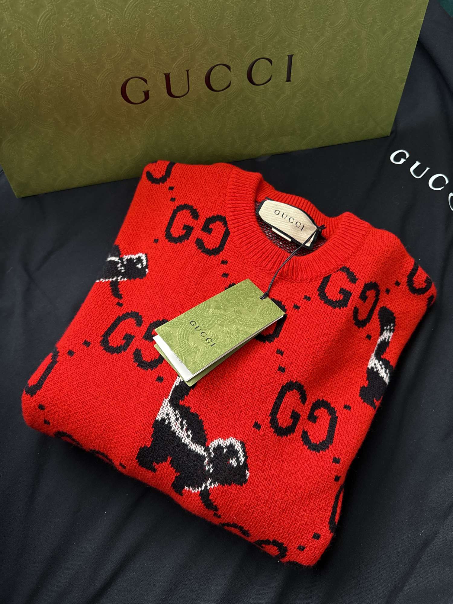 Gucci sveter velkost S