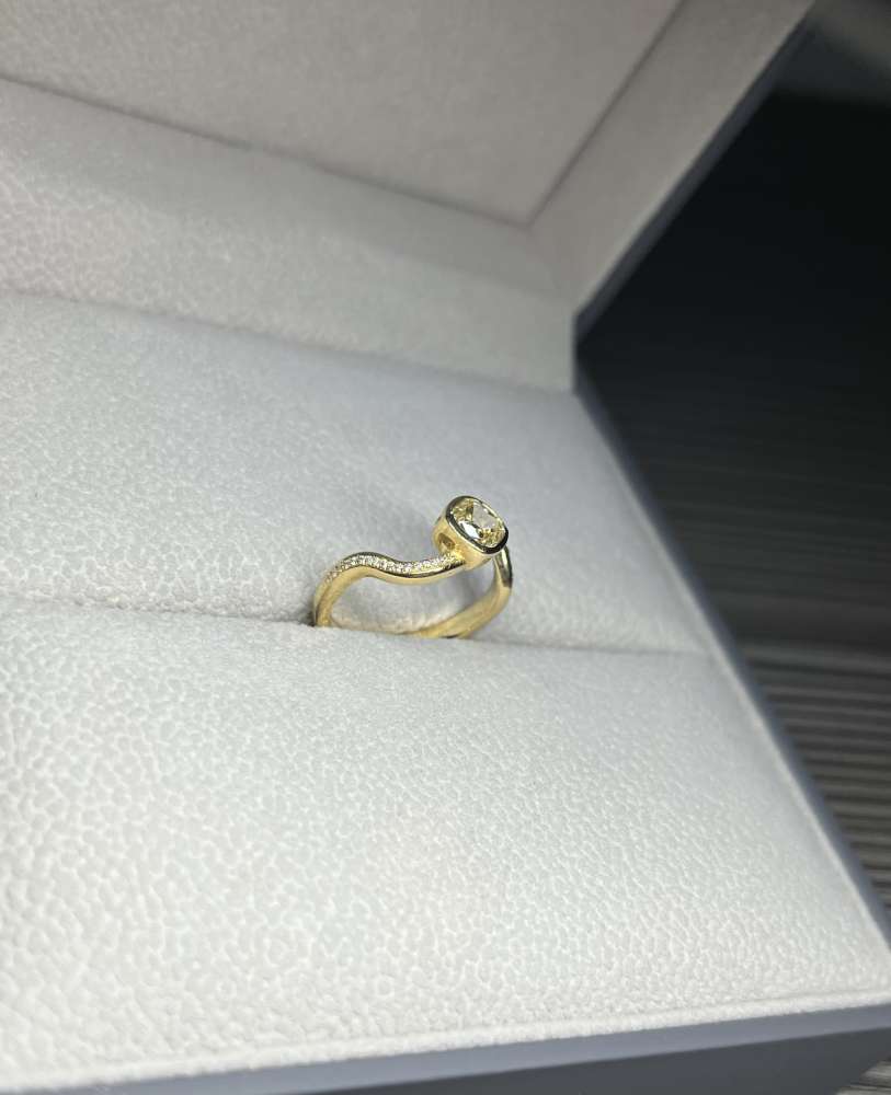 Exkluzivny diamantovy prsten 14k zlte zlato