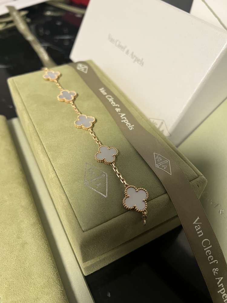 Van Cleef & Arpels Vintage Alhambra náramok mother of pearl