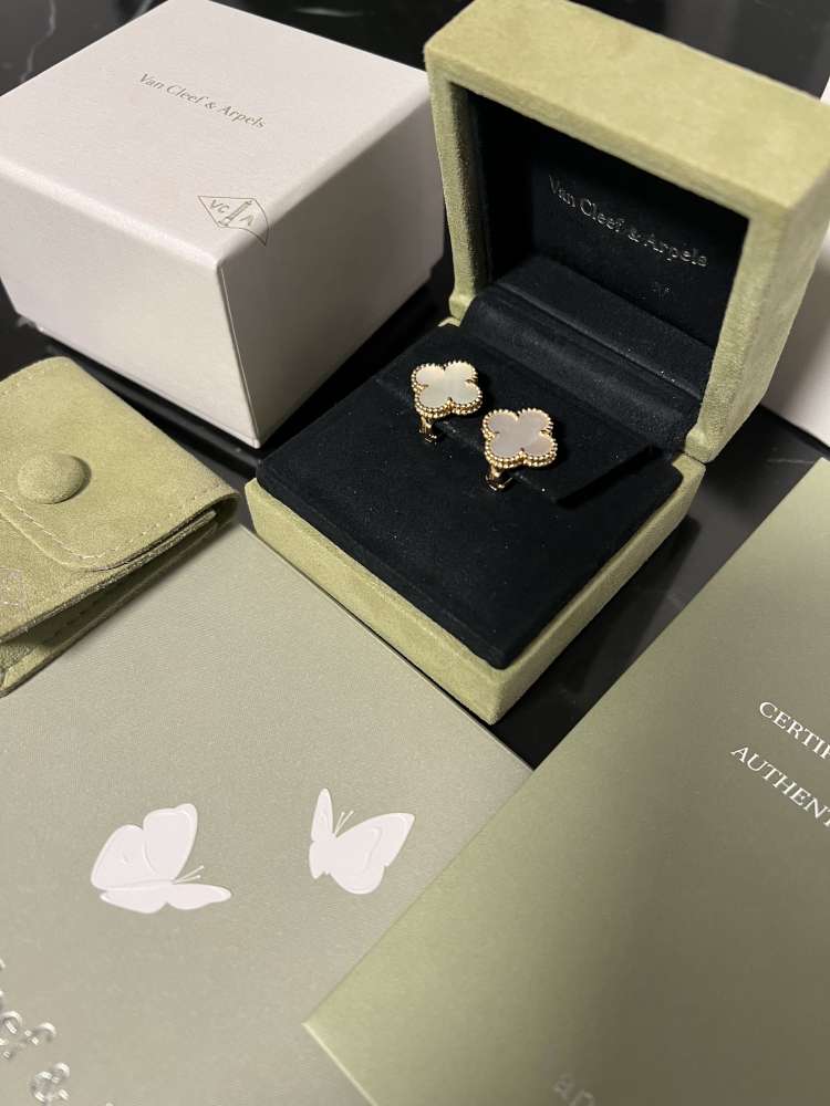 Van Cleef & Arpels Vintage Alhambra náušnice 18 kt žlté zlato
