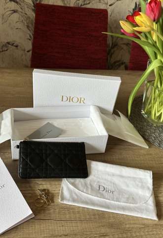 https://www.vipluxury.sk/Dior peněženka / klíčenka