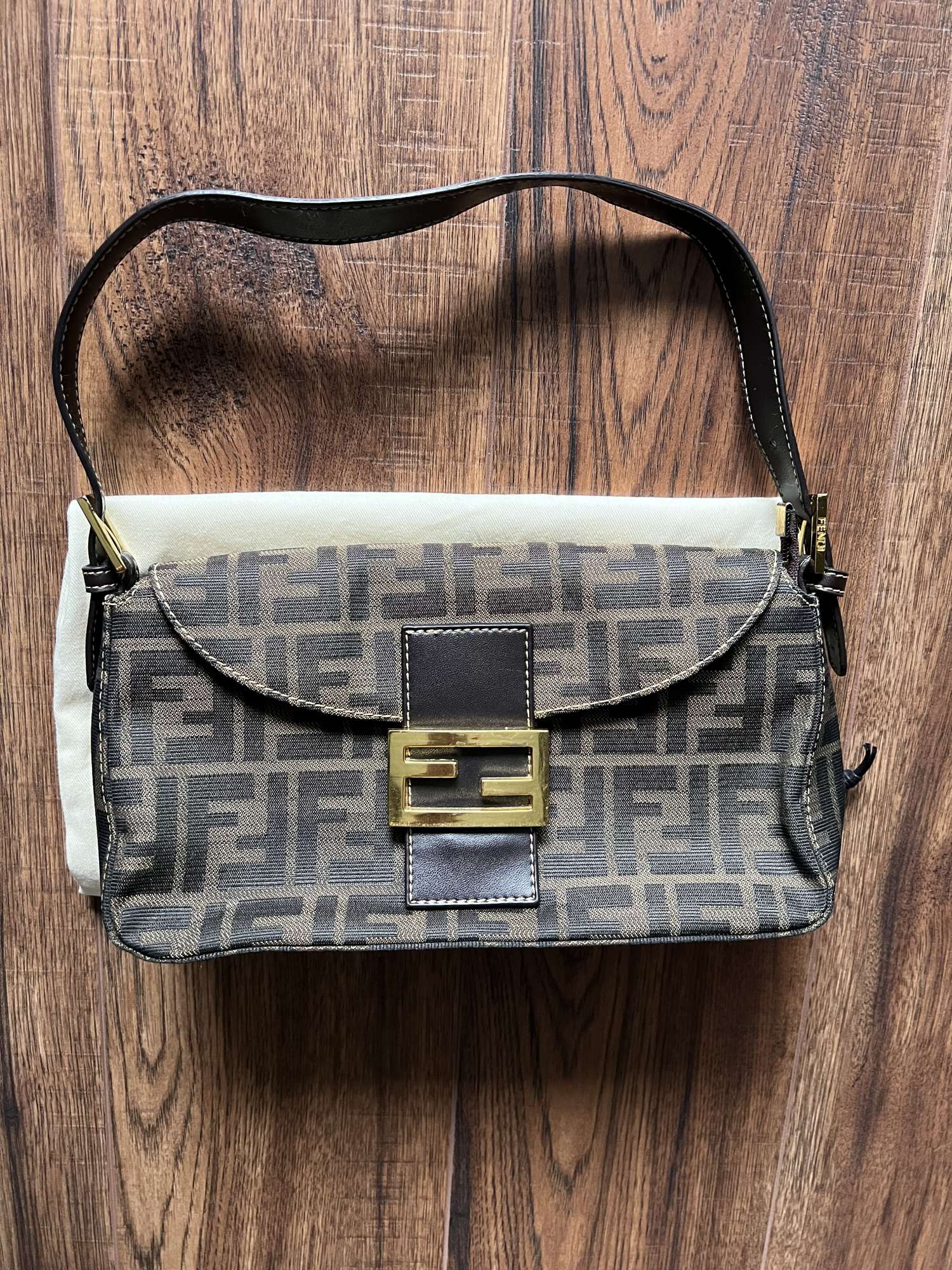 Kabelka Fendi Baguette