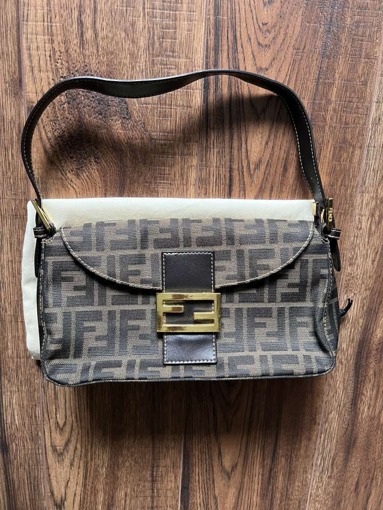 Kabelka Fendi Baguette