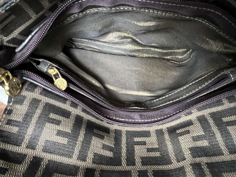 Kabelka Fendi Baguette