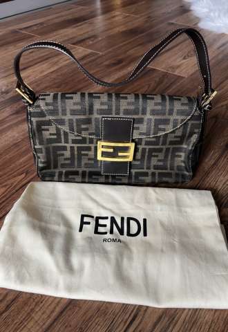 https://www.vipluxury.sk/Fendi Baguette handbag