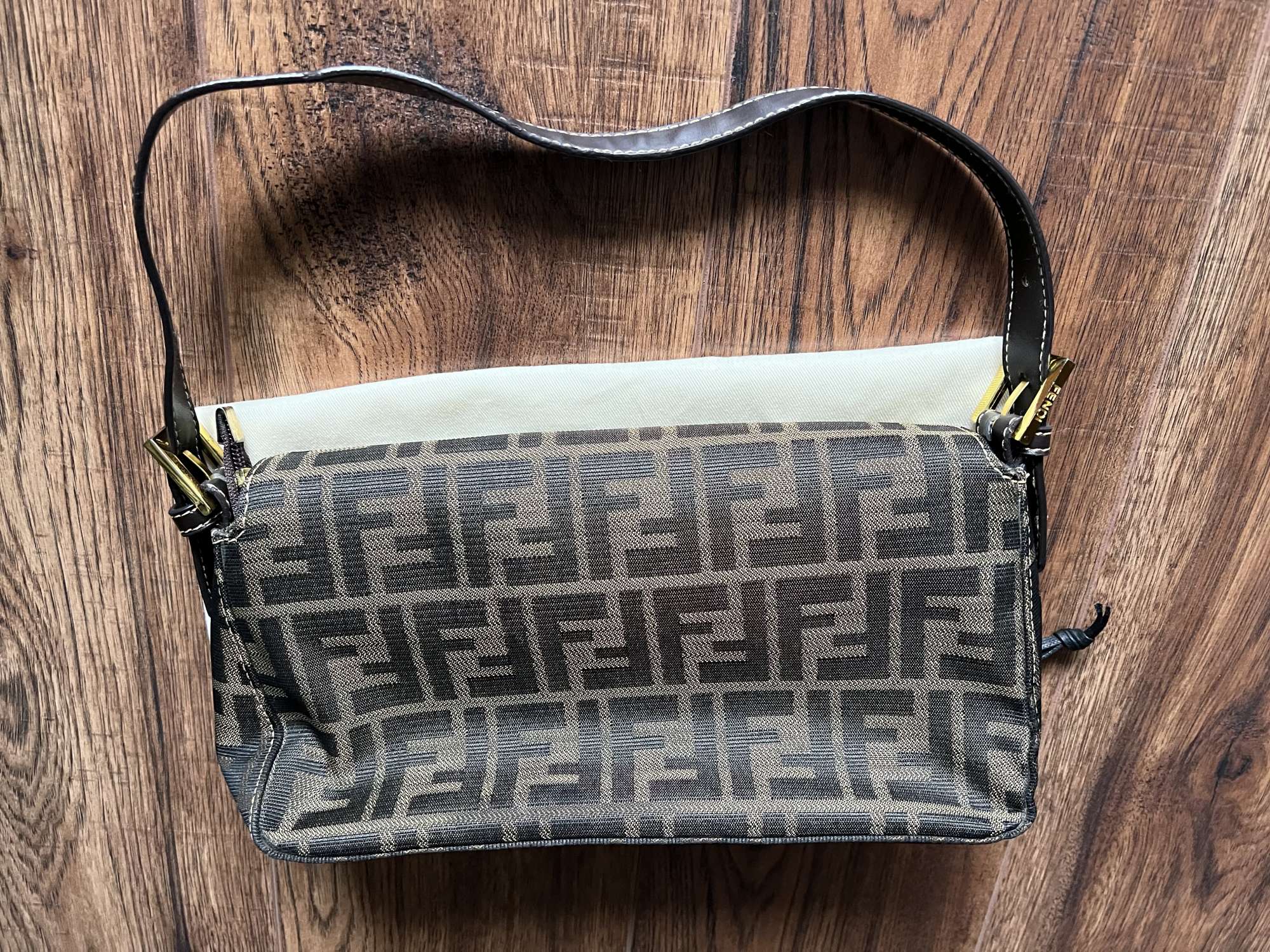 Kabelka Fendi Baguette