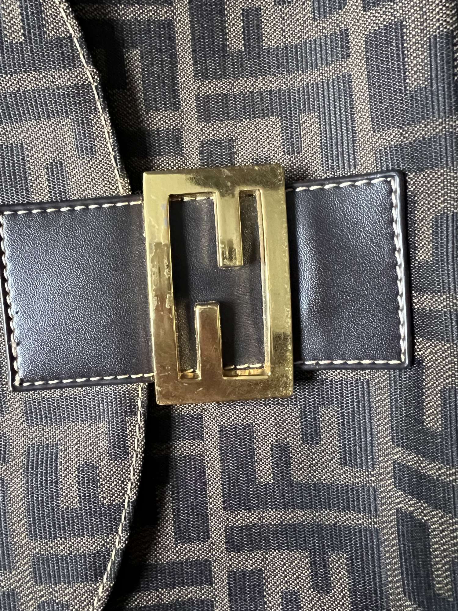 Kabelka Fendi Baguette