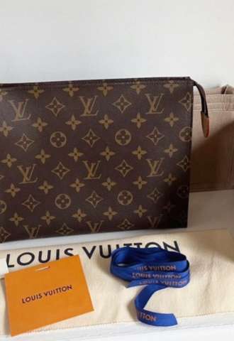 https://www.vipluxury.sk/Louis Vuitton Toiletka 26