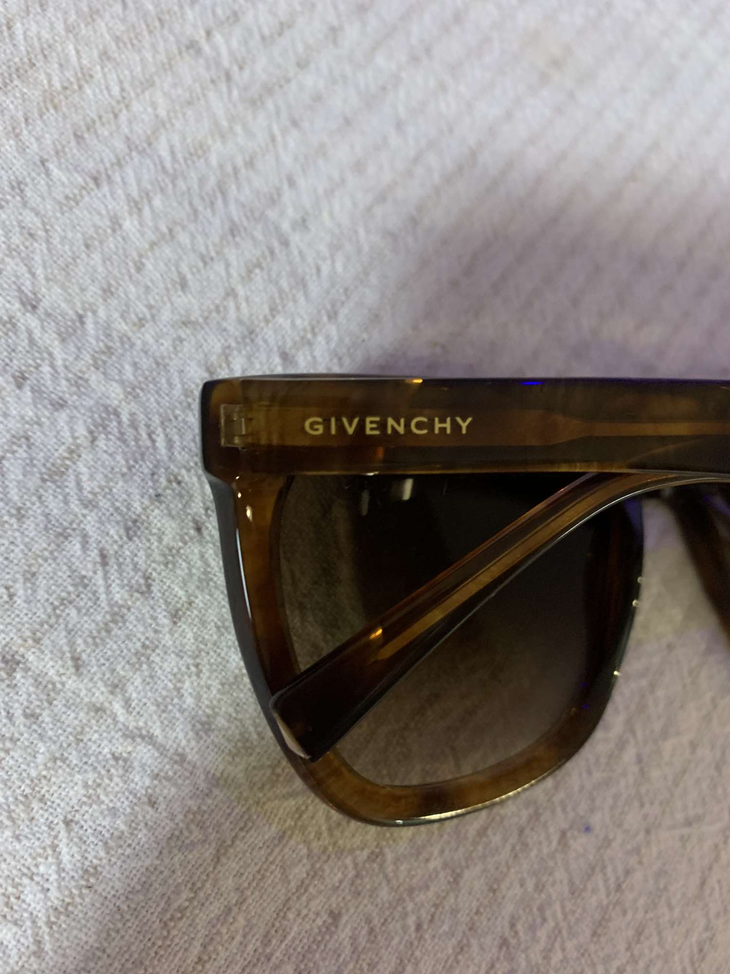 Givenchy okuliare