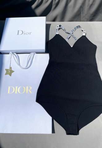https://www.vipluxury.sk/Dior plavky / body
