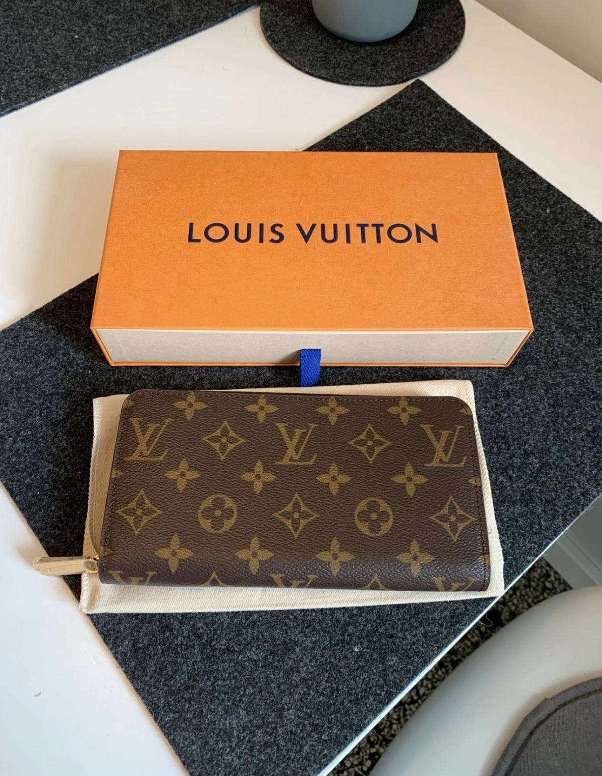 Louis Vuitton Zippy penazenka
