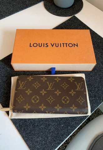 https://www.vipluxury.sk/Louis Vuitton Zippy penazenka
