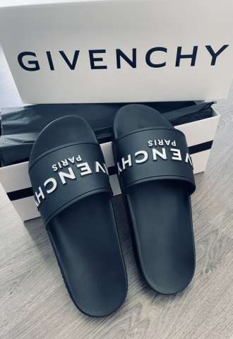 https://www.vipluxury.sk/Givenchy pantofle