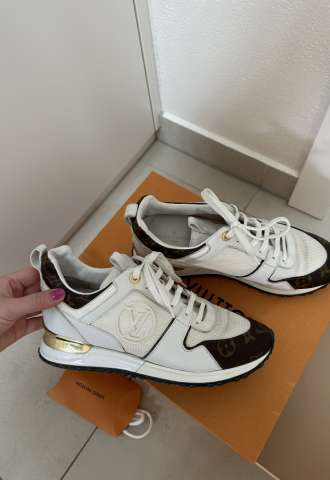 https://www.vipluxury.sk/Louis Vuitton Run away sneakers 39