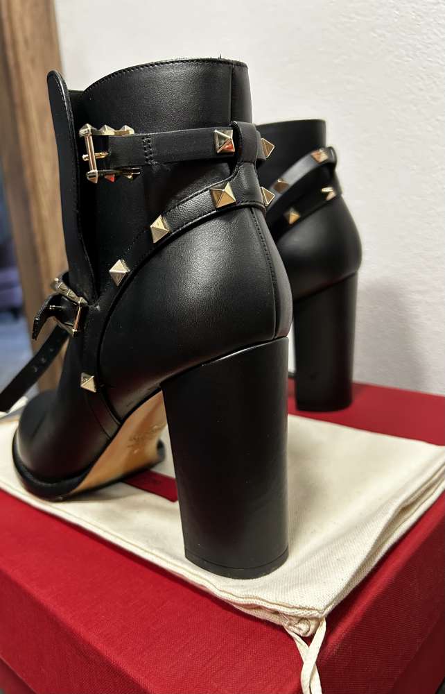 Valentino Caravani ankle boots