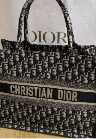 https://www.vipluxury.sk/Dior Book Tote bag medium