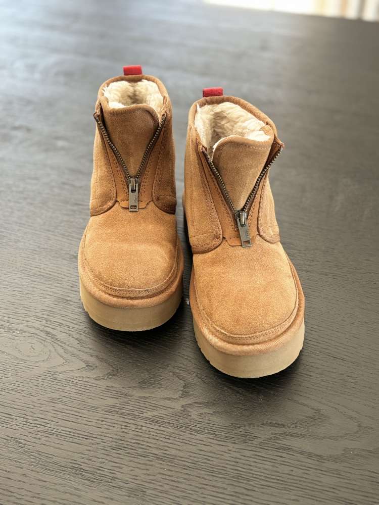 Ugg