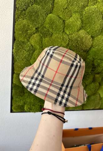 https://www.vipluxury.sk/Burberry detský klobúčik