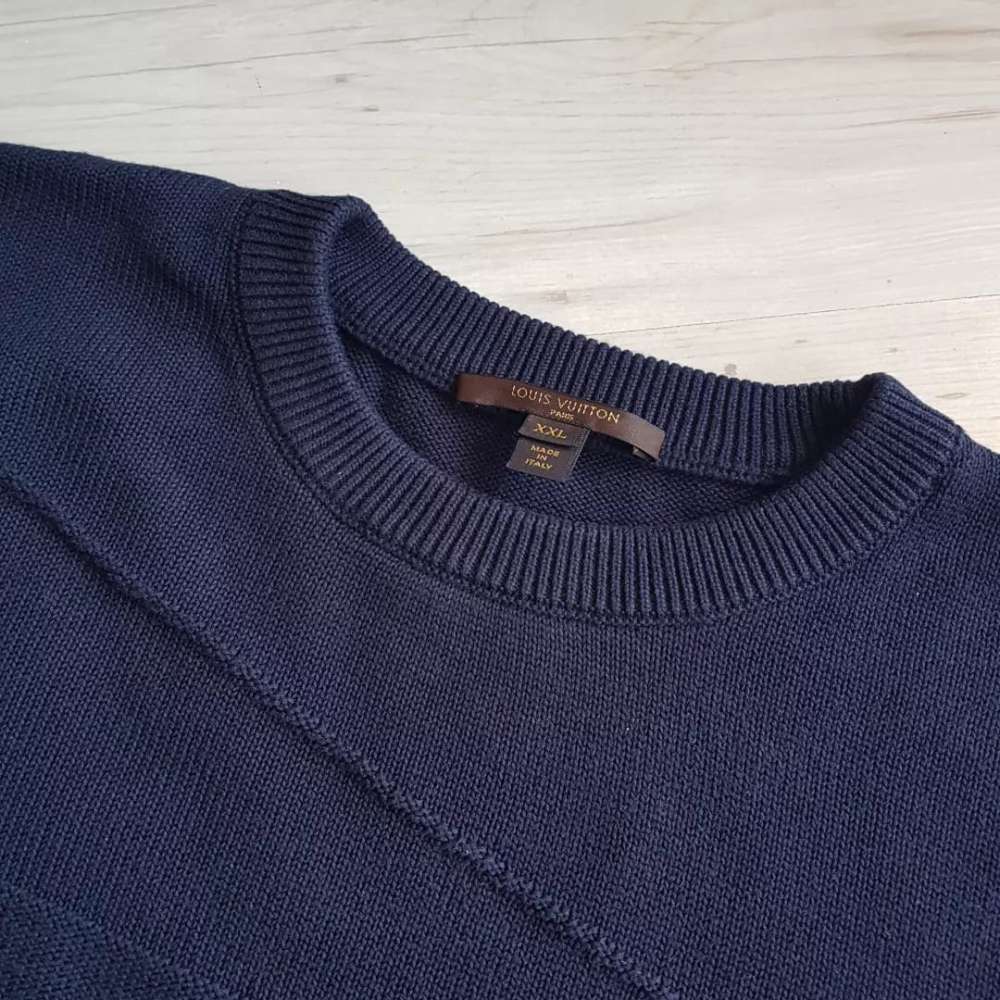 Louis Vuitton sveter tmavo modrý