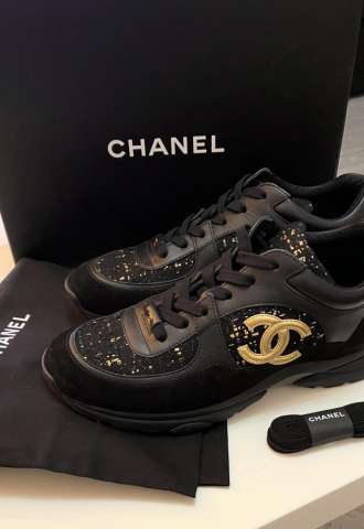 https://www.vipluxury.sk/Chanel CC Logo Suede Tweed Black Gold Sneaker