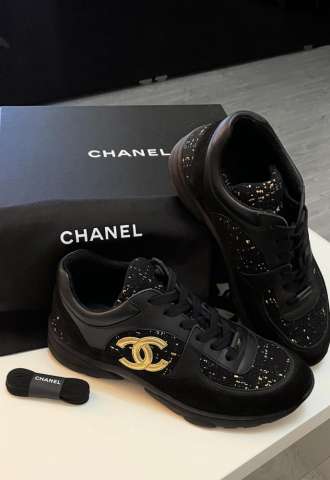 https://www.vipluxury.sk/Chanel CC Logo Suede Tweed Black Gold Sneaker