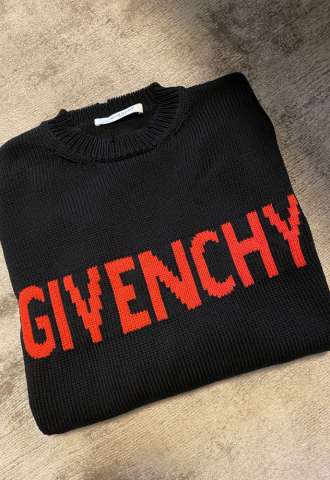 https://www.vipluxury.sk/Givenchy sveter