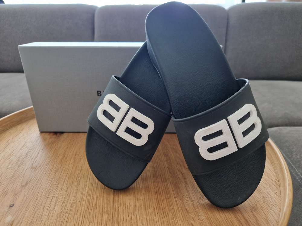 Balenciaga slapky