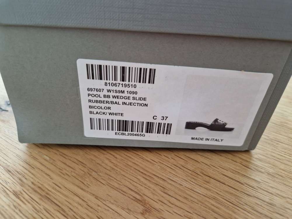 Balenciaga slapky