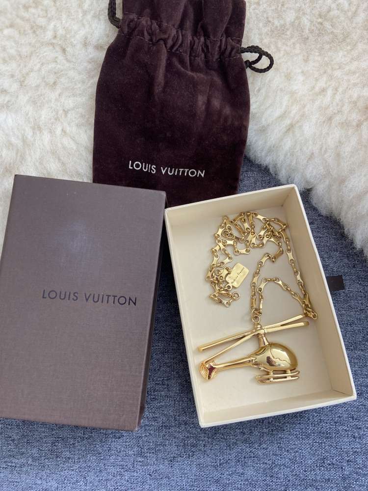 Louis Vuitton nahrdelnik