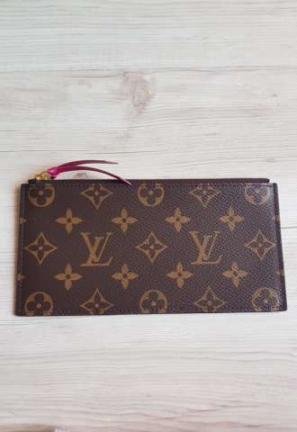 https://www.vipluxury.sk/Louis Vuitton pochette monogram