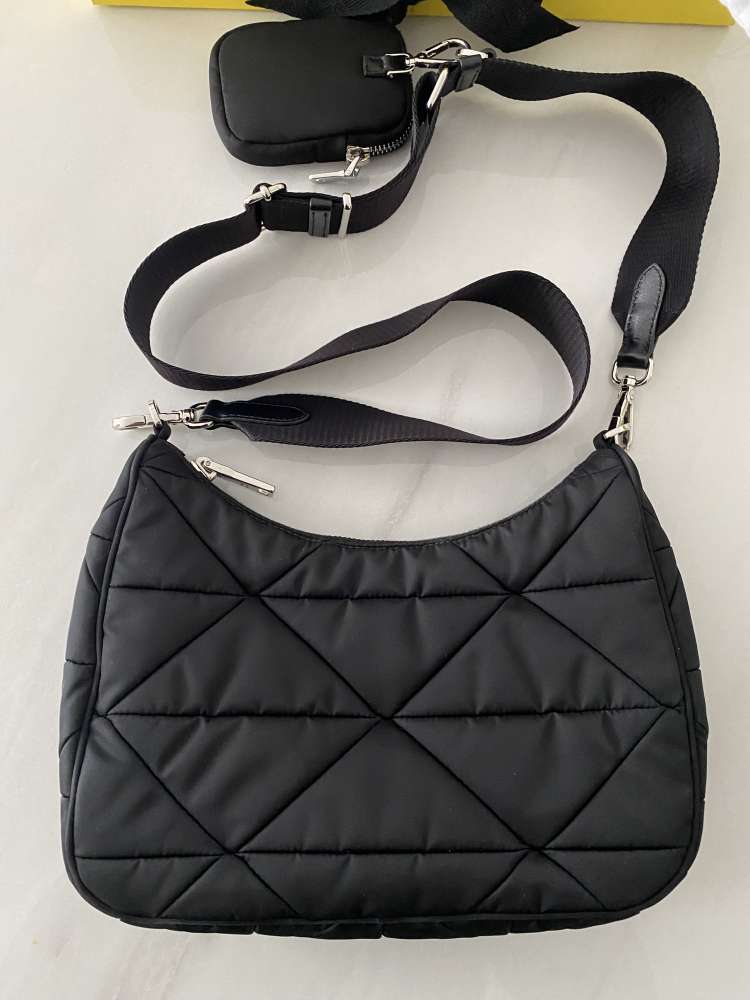 Prada Re-Nylon kabelka