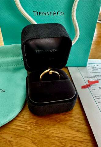 https://www.vipluxury.sk/Tiffany & Co prsten