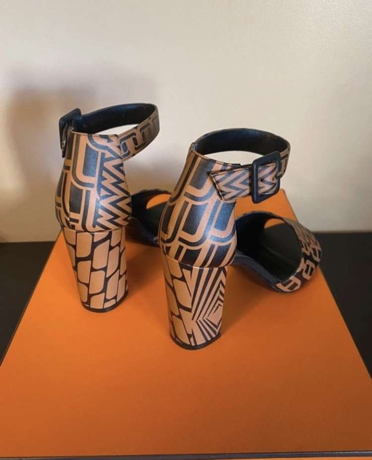 Hermes sandalky