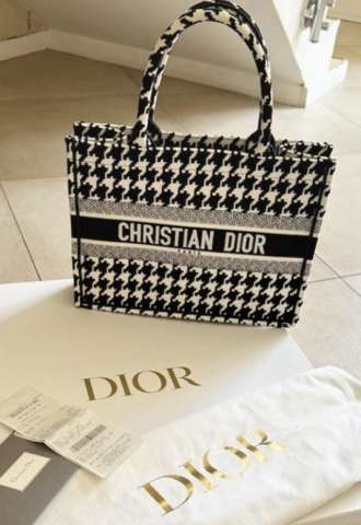 https://www.vipluxury.sk/Dior Book Tote Medium bag