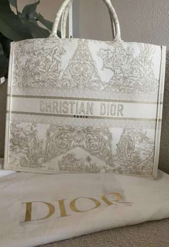 https://www.vipluxury.sk/Dior Book Tote Large bag