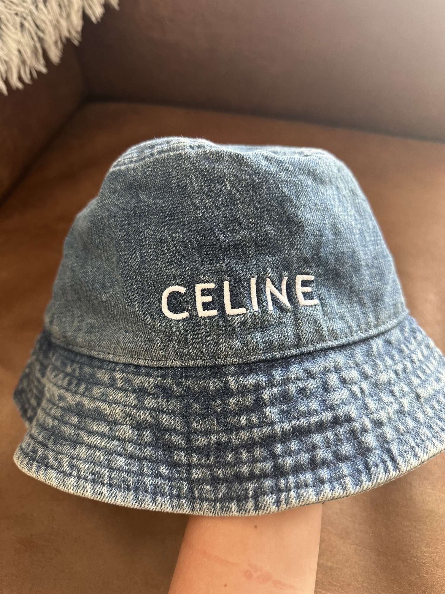 Celine klobuk