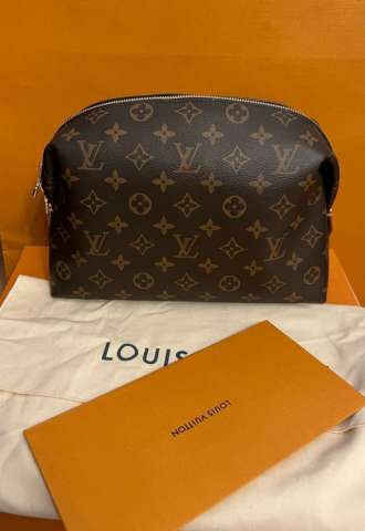 https://www.vipluxury.sk/Louis Vuitton Pouch GM