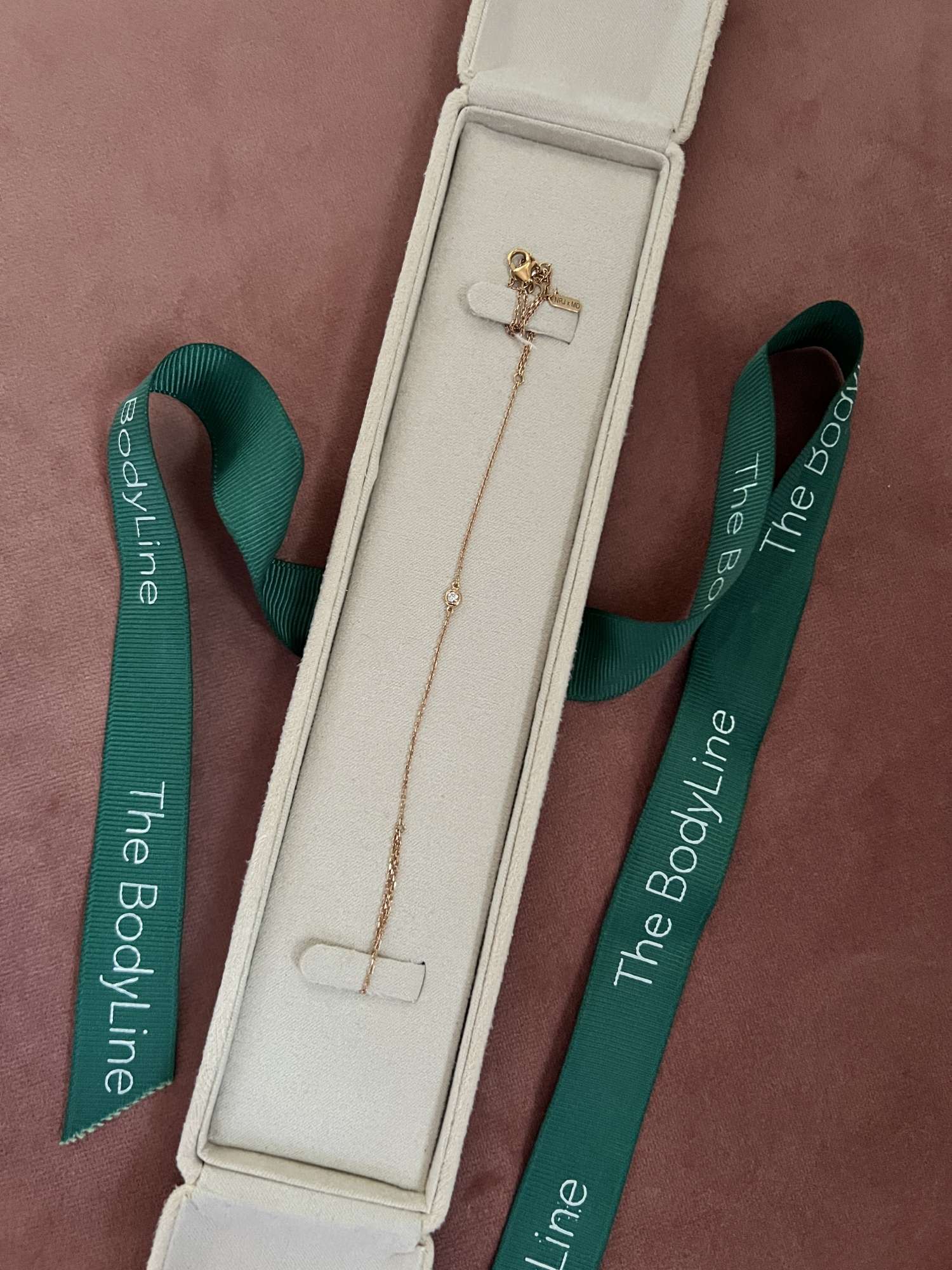 Šperk s ružového zlata a diamant Hand Chain