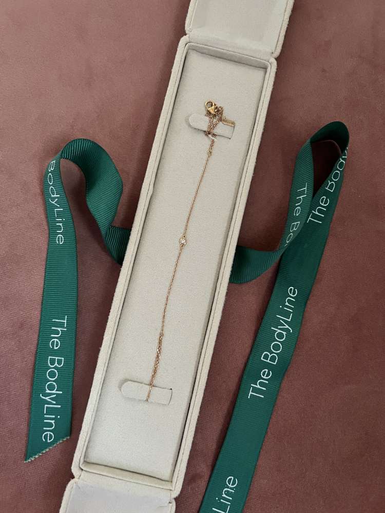 Šperk s ružového zlata a diamant Hand Chain