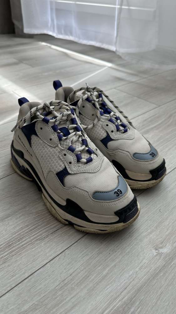 Balenciaga triple s