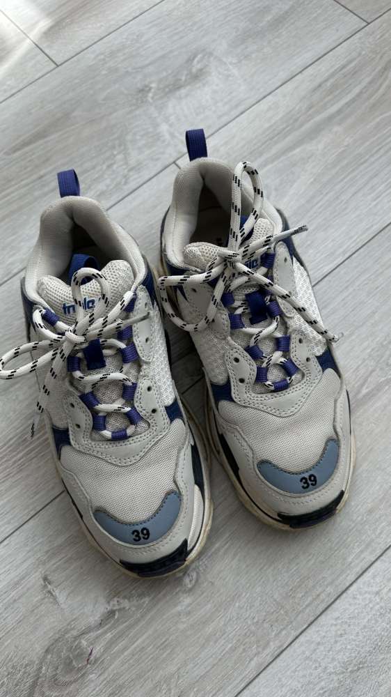 Balenciaga triple s
